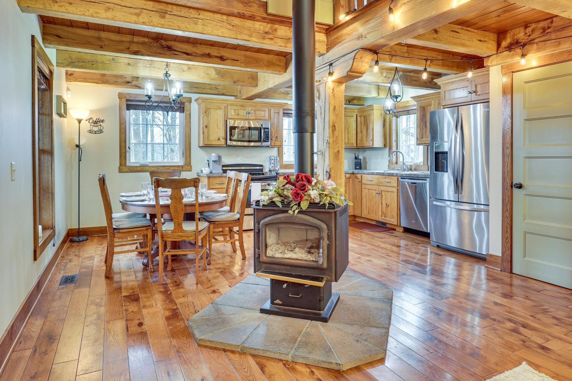 Happy Haven Hill Cabin With Patio And Fire Pit! Villa Dundee Bagian luar foto